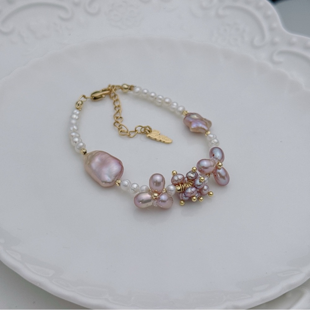 B142 Handmade Freshwater Baroque Pearl Bracelets - Picture 3 of 4